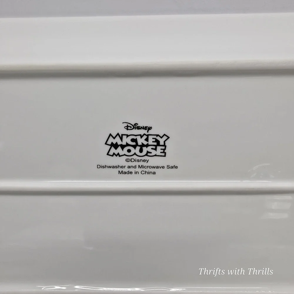 Disney's Mickey Mouse - Holiday Serving Platter With (4) Plates‎ - Mousetastic!!